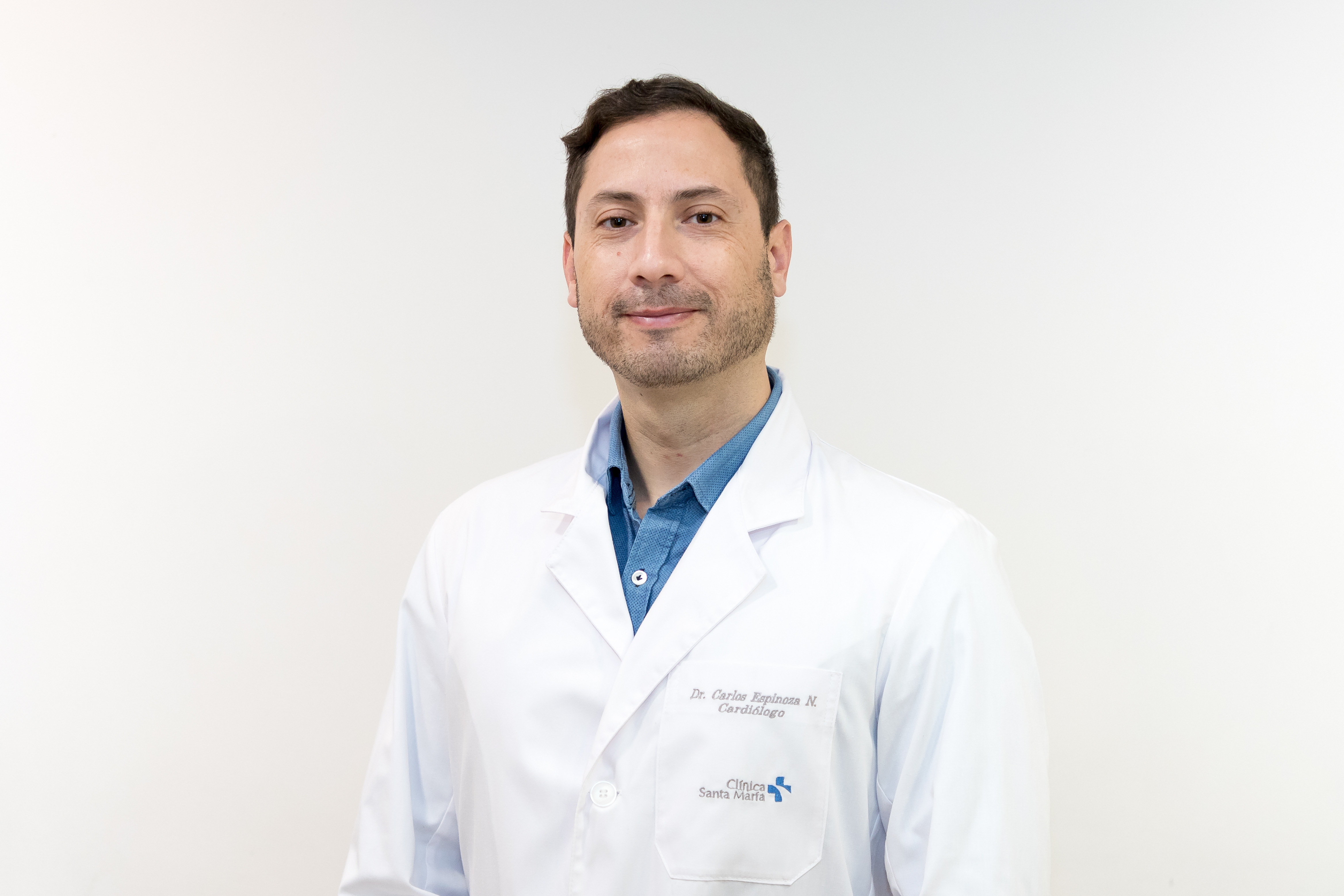 Foto del doctor CAMILO URZUA ESPINOZA