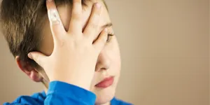 golpes en la cabeza, ¿Cuándo llevar a tu Hijo a la Guardia?