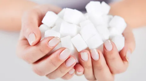 Precaución con el consumo excesivo de alimentos blancos, harinas, azúcar refinada