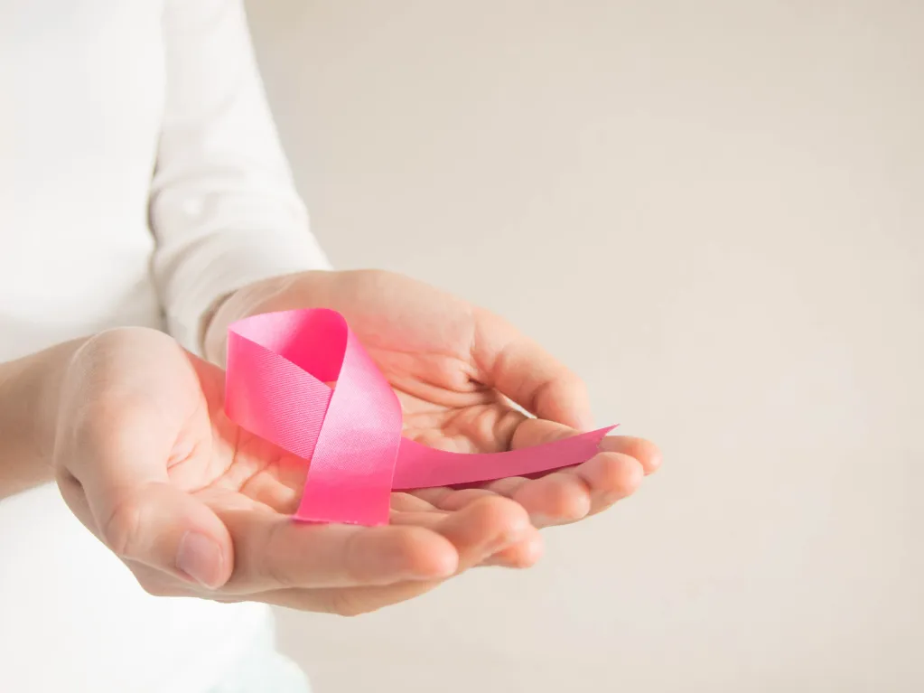 Mamografía y ecografía mamaria: exámenes clave para detectar el cáncer de mama