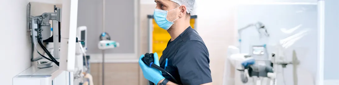 Médico preparado para cirugía. Especialidad Cirugía Endoscópica