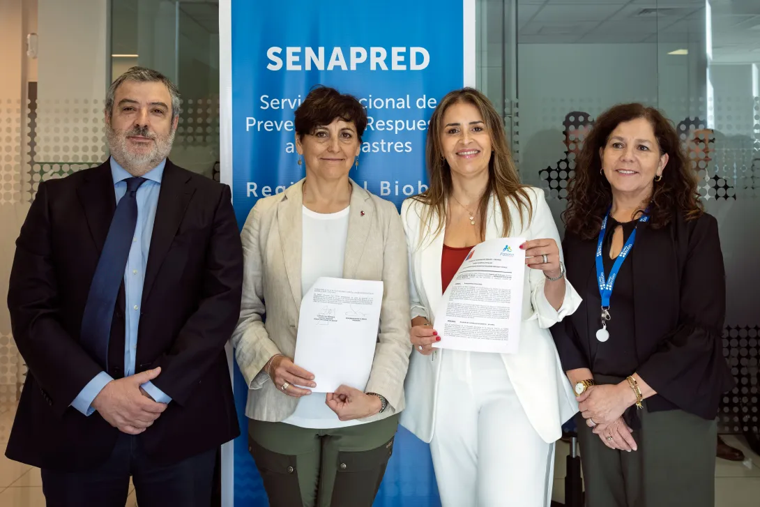 Suscribimos convenio con Fonasa para reforzar la atención de damnificados por incendios forestales