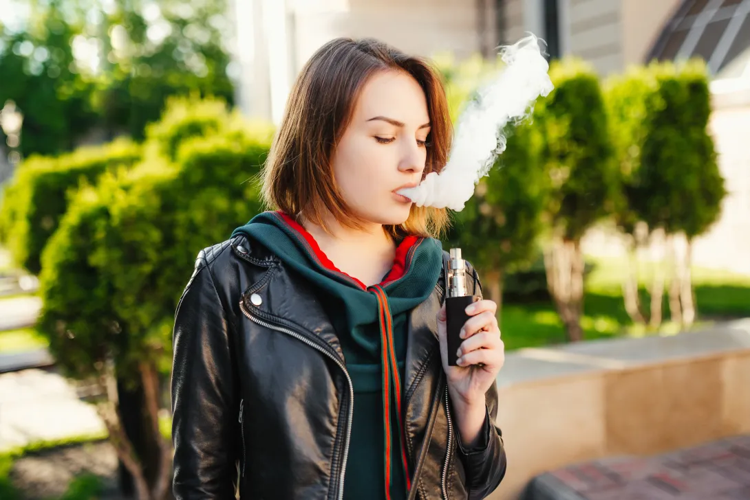 Vapeadores y cigarrillos electrónicos: Un riesgo silencioso para la salud